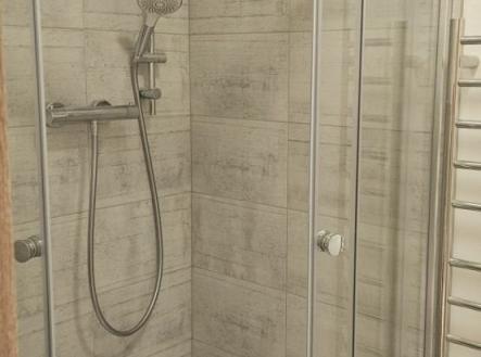 1778840703-rxbkheraif-sprchov-c3-bd-kout-s-termobateri-c3-ad