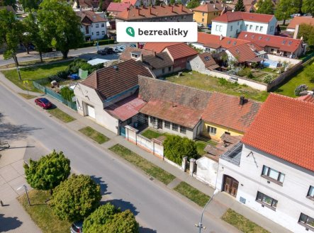 Prodej pozemku 1.858 m²