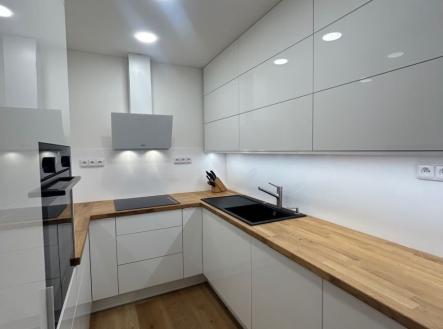 Prodej bytu, 3+kk, 70 m²