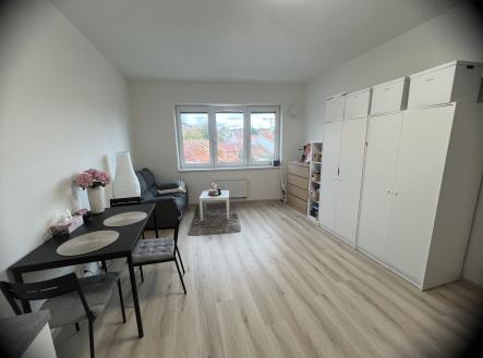 Pronájem bytu, 1+kk, 35 m²