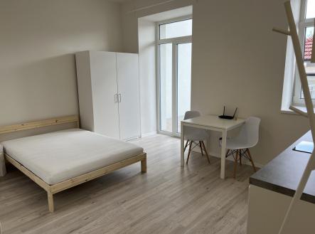 Pronájem bytu 1kk s balkonem a sklepem na ulici Dukelská třída, Brno
