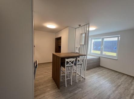 Pronájem bytu, 1+kk, 35 m²