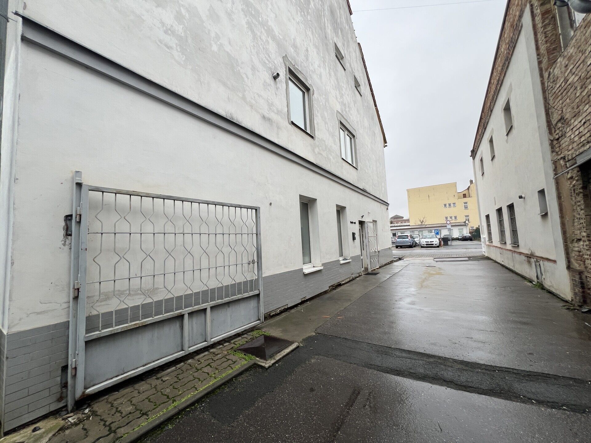 Nebytové prostory k pronájmu dispozice 199 m² s možností až 6 parkovacích míst na ul. Dukelská třída