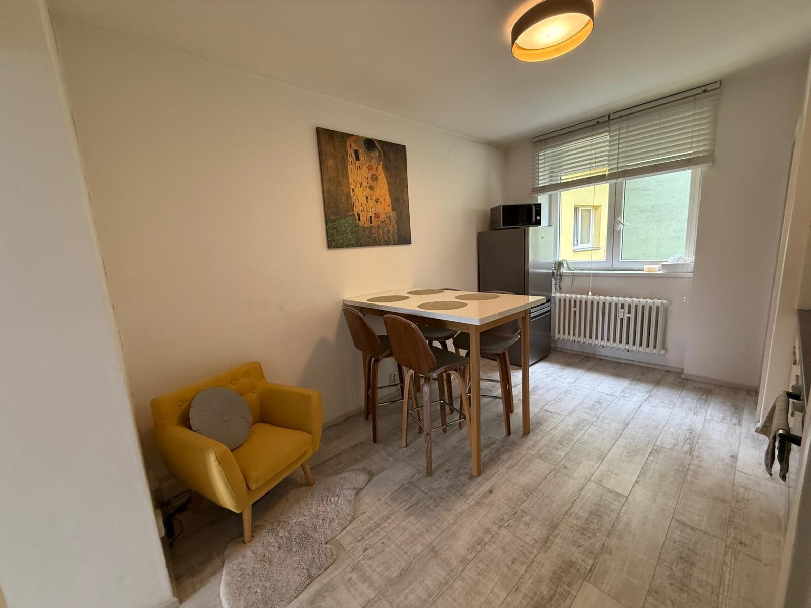 Pronájem vybaveného bytu 2+1 na ulici Křenová