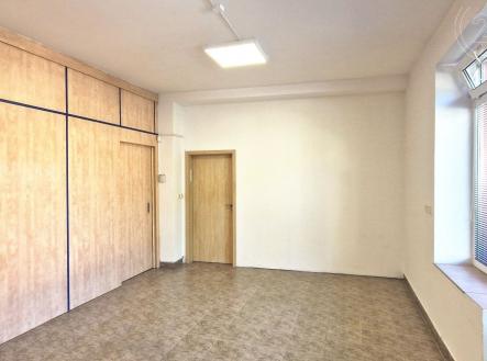 Pronájem obchodní prostor, 65 m²