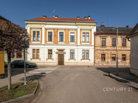 Investiční příležitost v centru Hořic, Činžovní dům s pěti byty a povolením k půdní vestavbě