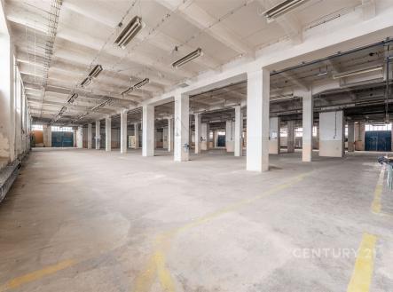 Pronájem skladovací prostor, 1 800 m²