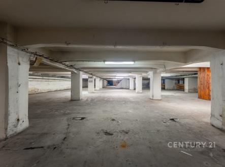 Pronájem skladu, 700 m²