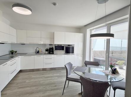 Pronájem bytu, 2+kk, 74 m²