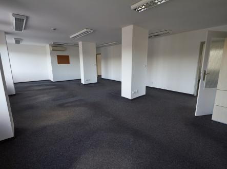 Pronájem kanceláře, 145 m²