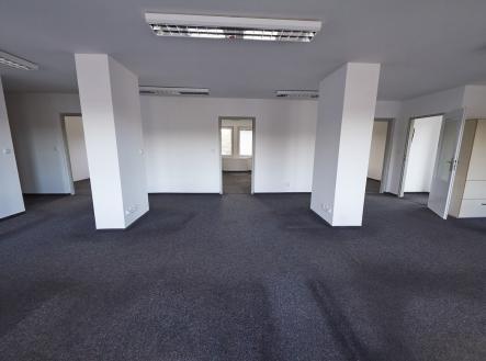 Pronájem kanceláře, 145 m²