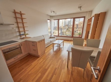 Pronájem bytu, 2+kk, 57 m²