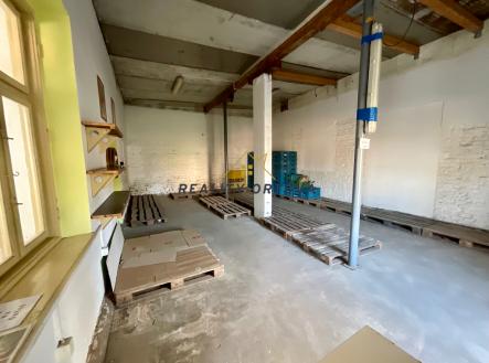 Prodej - obchodní prostor, 122 m²