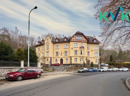 Pronájem prostorného bytu 4+kk s balkonem, 109 m², Karlovy Vary – Na Vyhlídce