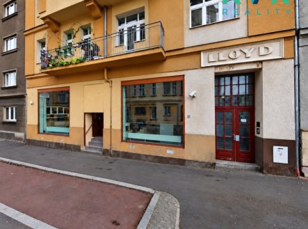 Pronájem obchodní prostory, 159 m²