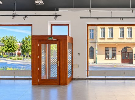 Pronájem obchodní prostory, 159 m²