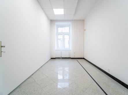 Pronájem kanceláře, 92 m²