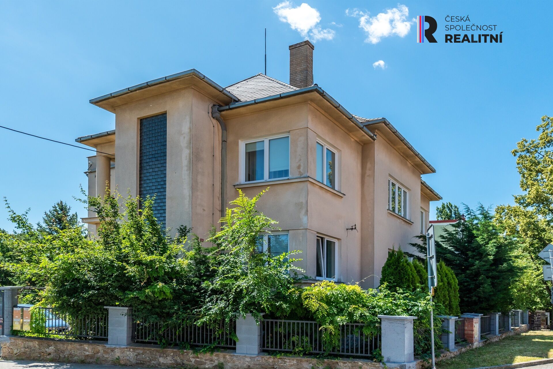 Prodej více bytového RD v Jevišovicích s FVE, zahradou a potenciálem další výstavby