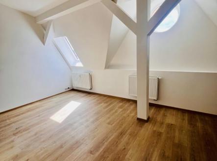 Pronájem bytu, 1+kk, 33 m²