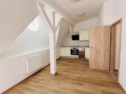 Pronájem bytu, 1+kk, 33 m²