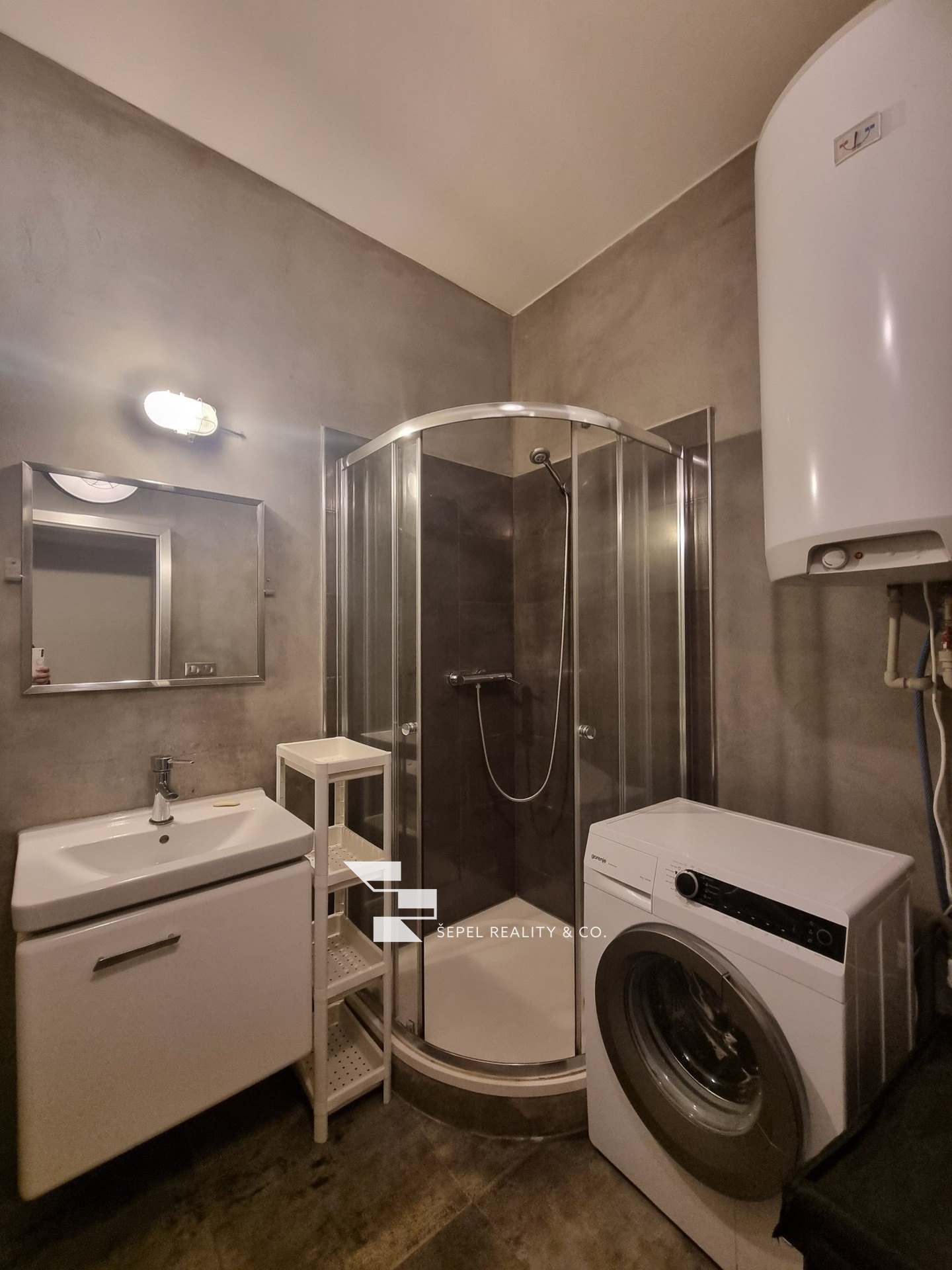 20260228_150458_resized