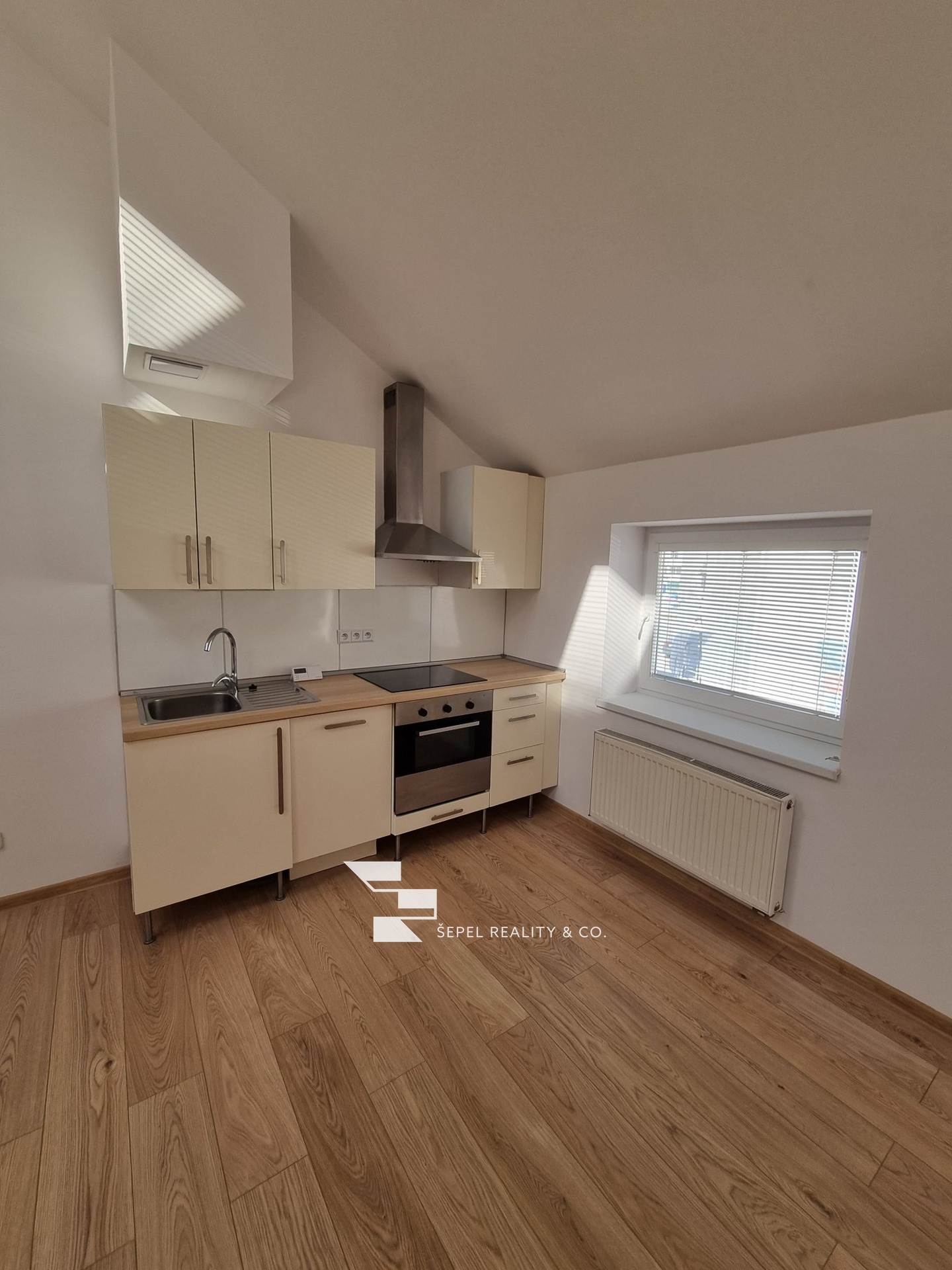 20260307_143327_resized