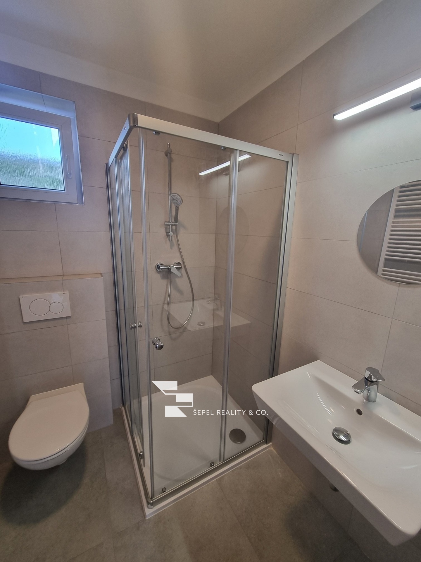 20250904_120139_resized