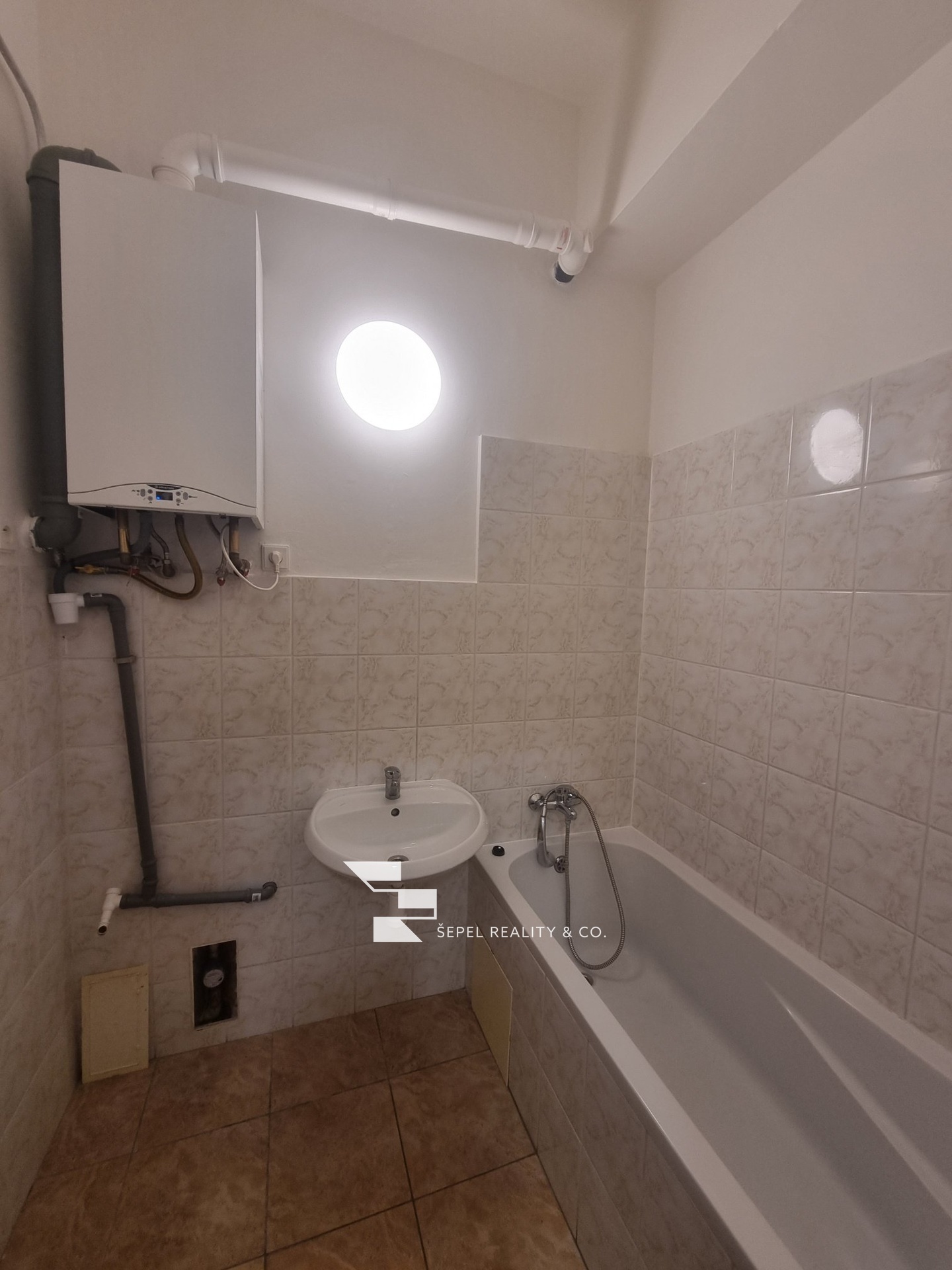 20260429_112541_resized