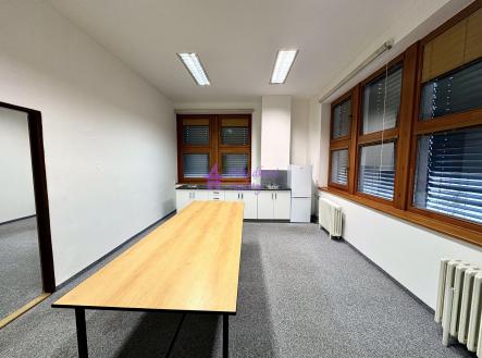 Pronájem kanceláře, 89 m²