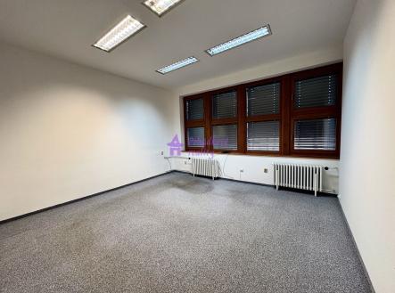 Pronájem kanceláře, 89 m²