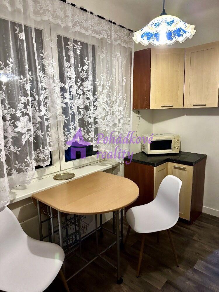 Pronájem bytu 2+1, Huzová