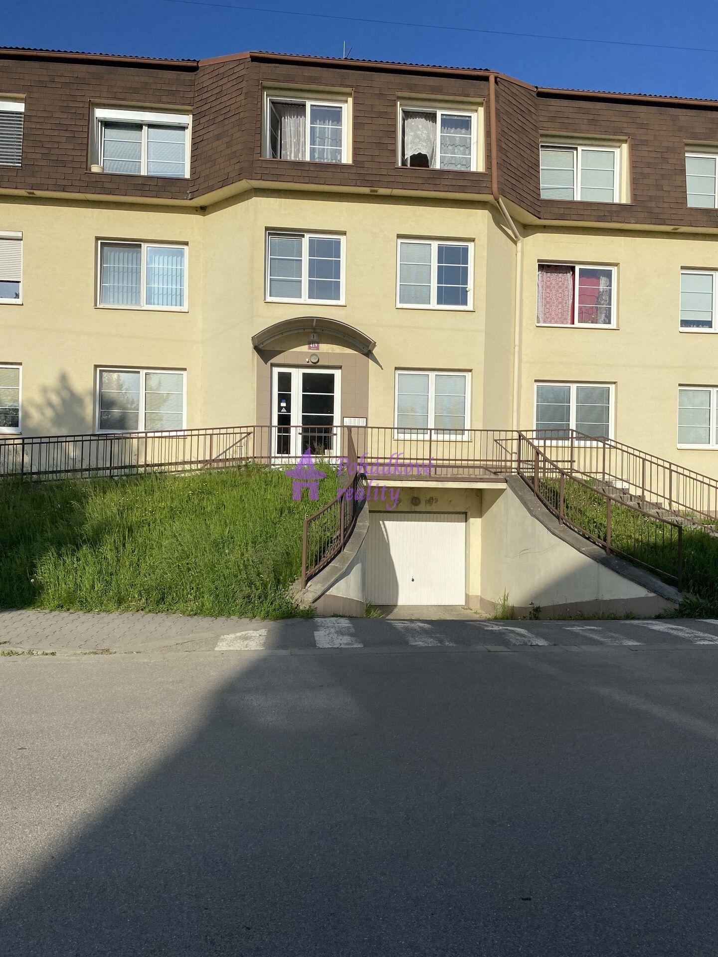 Pronájem garážového stání, Olomouc - ul.Topolová