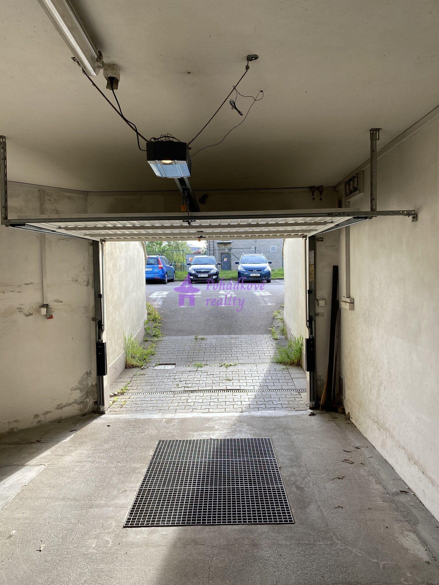 Pronájem garážového stání, Olomouc - ul.Topolová