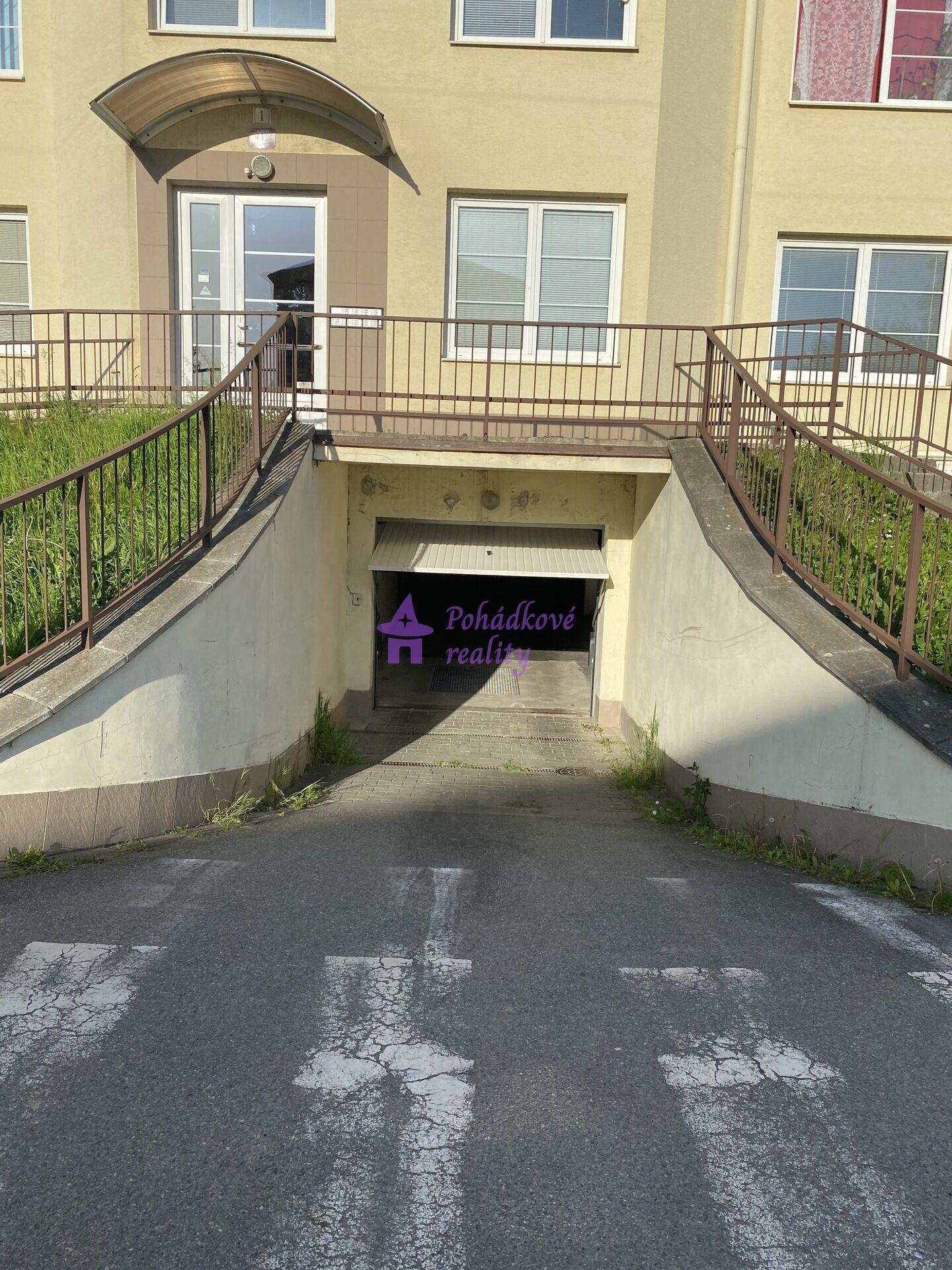 Pronájem garážového stání, Olomouc - ul.Topolová