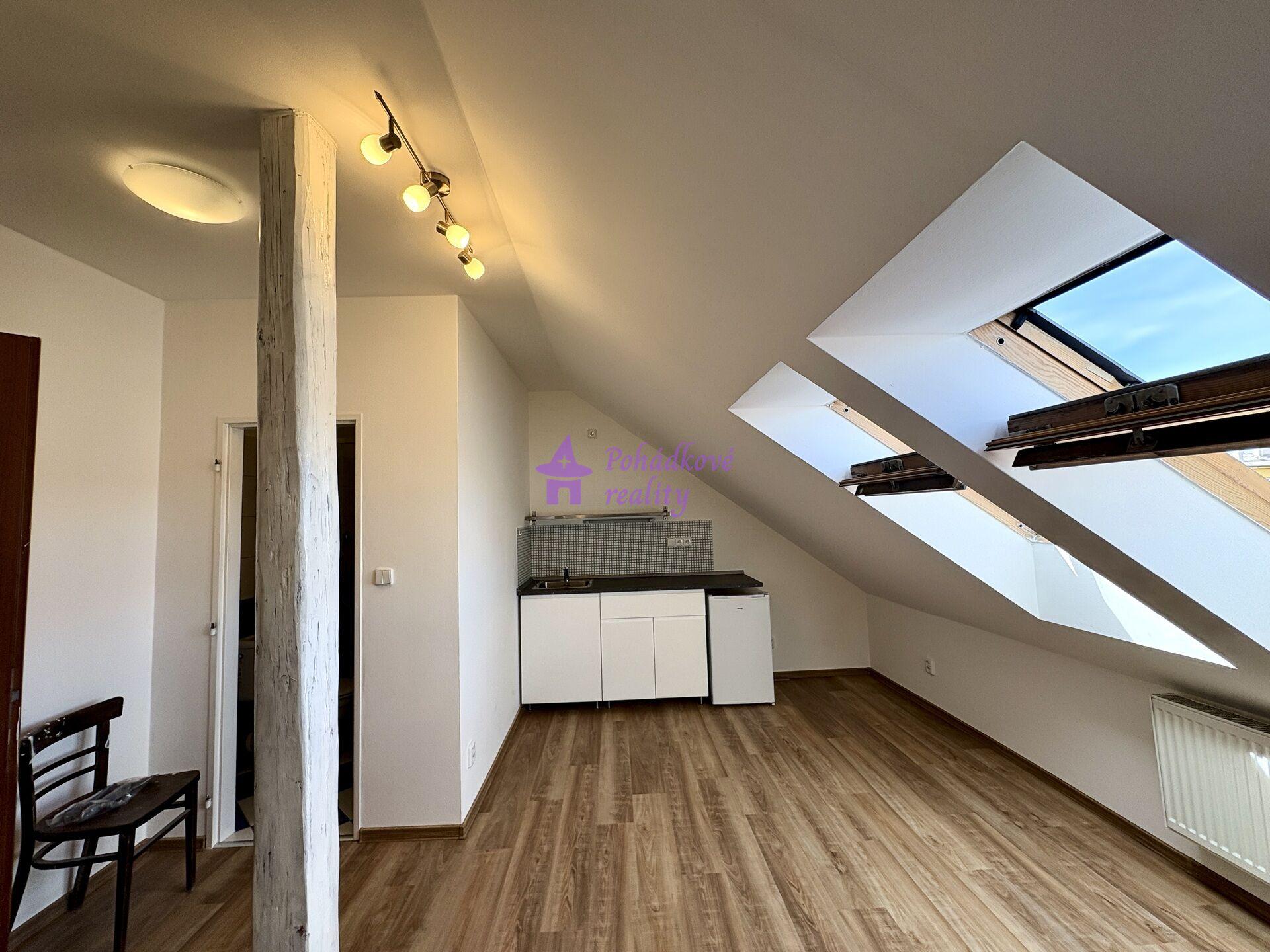 Pronájem bytu 1+KK, 19 m², Olomouc - ul.Zeyerova