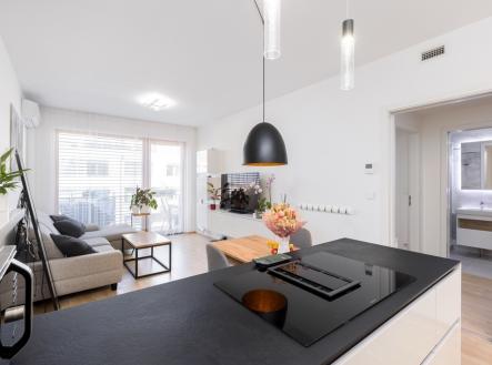 Pronájem bytu, 2+kk, 6 740 m²