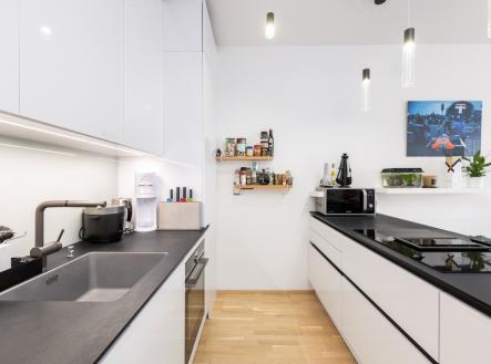 Pronájem bytu, 2+kk, 6 740 m²