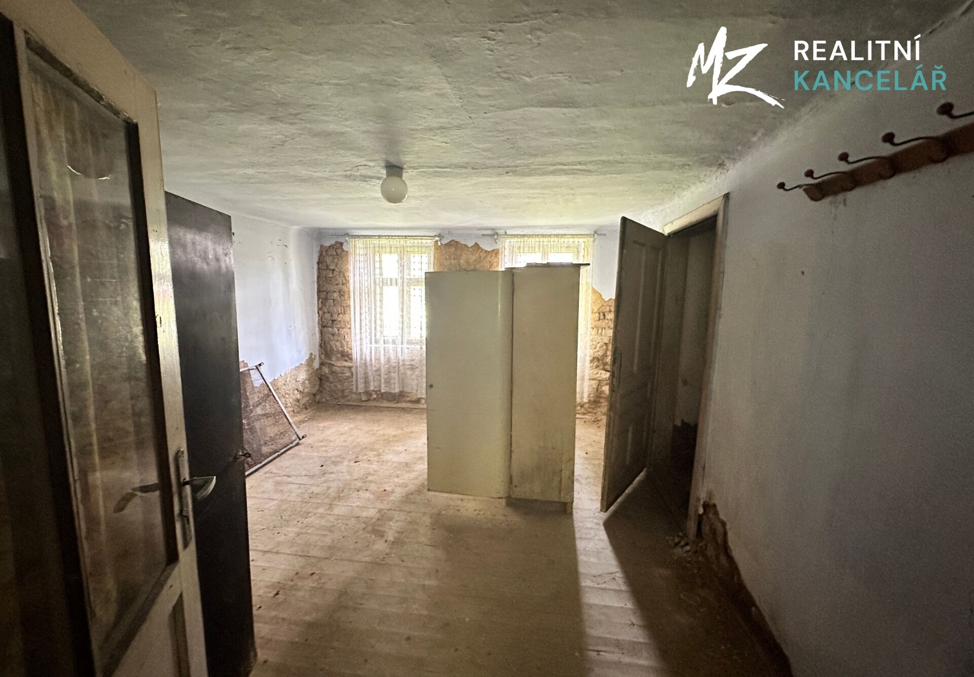 MZRK s.r.o. nabízí k prodeji usedlost se sadem a rozlehlou zahradou ve Zlámance u Kroměříže