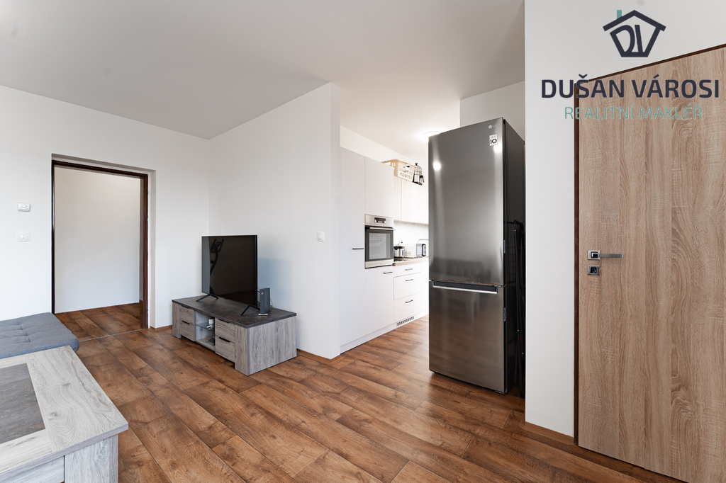 ll402019-hdr.jpg