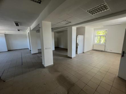 Pronájem - obchodní prostor, 160 m²