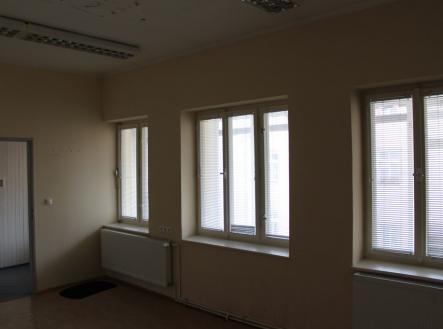 Pronájem obchodní prostor, 100 m²