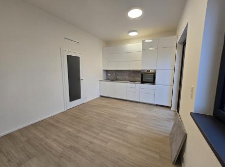 Pronájem bytu, 1+kk, 33 m²