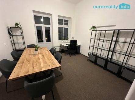 Pronájem - kanceláře, 45 m²
