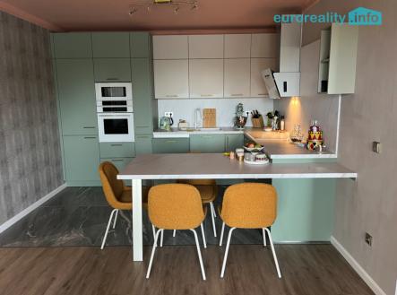 Prodej bytu, 3+kk, 92 m²