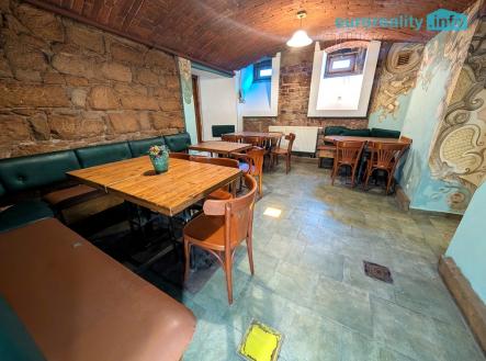 Pronájem kanceláře, 192 m²