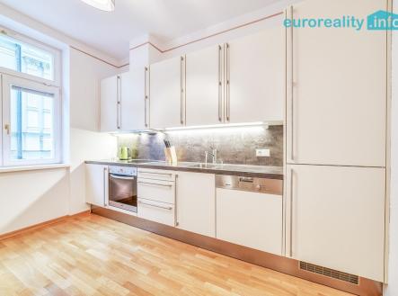 Pronájem bytu, 2+kk, 80 m²