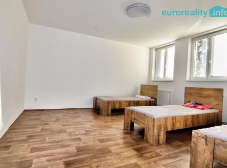 Pronájem bytu, 1+1, 49 m²