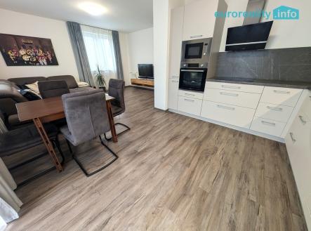 Pronájem bytu, 4+kk, 81 m²