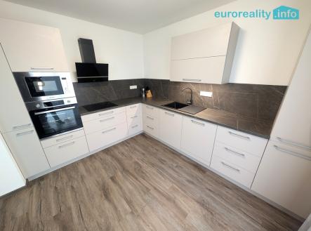 Pronájem bytu, 4+kk, 81 m²