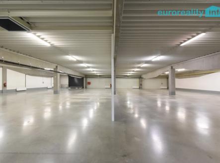 Pronájem výrobní prostor, 600 m²